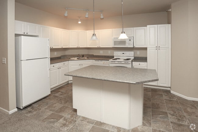 2BR, 2.5BA - B154