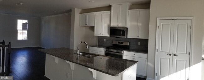 Photo - 504 Holywell Dr