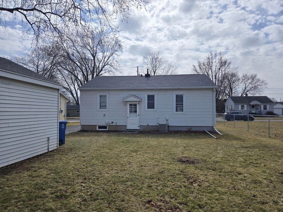 Photo - 920 Erie Ave