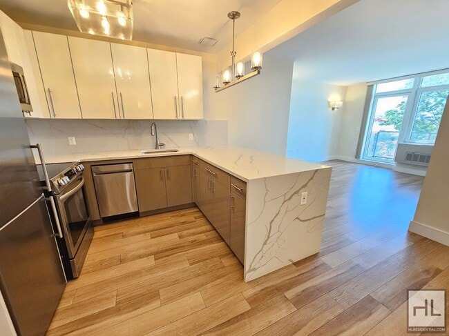 Building Photo - Northern Boulevard Rental