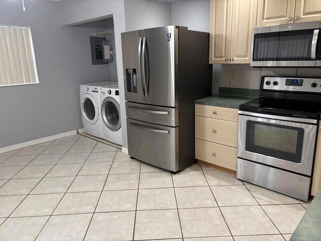 Photo - 352 Prestwick Cir