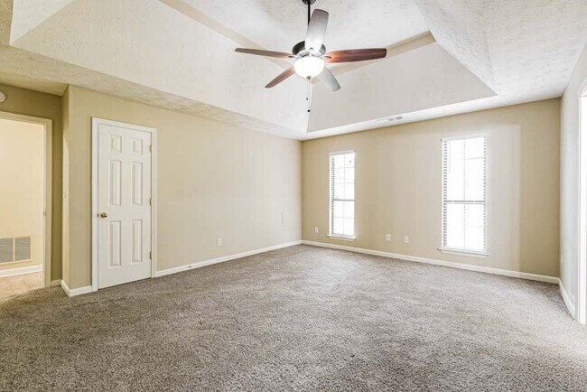 Photo - 1570 Canberra Dr