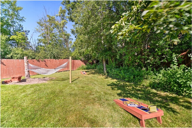 Photo - 1385 Northbrook Dr