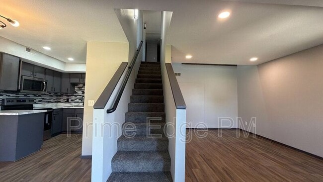 Building Photo - 1741 Ridgehaven Ct