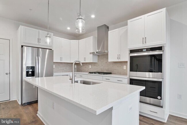 Photo - 20935 Bluebird Sq