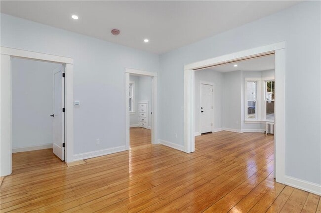 Photo - 43 E George St Unit 1