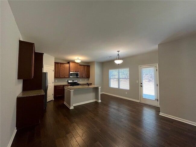 Photo - 106 Gunier Cir