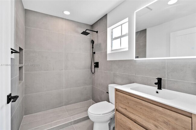 Photo - 407 NW 45th St