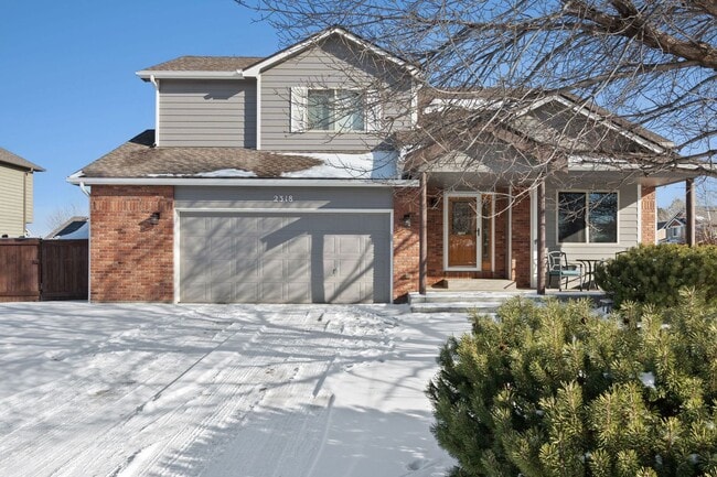 Building Photo - Spacious 5-Bedroom, 4-Bathroom home in Wes...