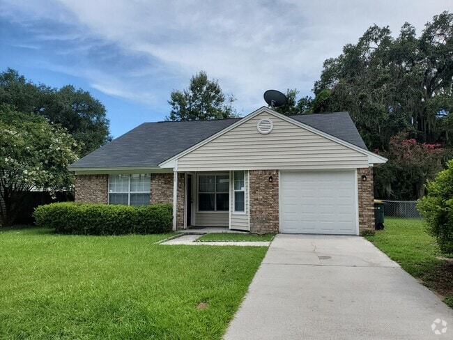 Building Photo - 3 bedroom, 2 bath off of White Bluff! Rental