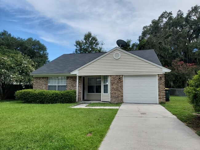 3 bedroom, 2 bath off of White Bluff! - 3 bedroom, 2 bath off of White Bluff! House