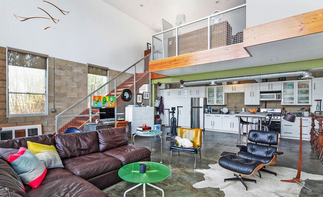 Photo - 2448 Riverside Dr