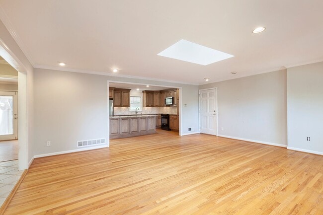 Building Photo - Very Spacious 4bd/3.5ba Brookhaven Home w/ 2 Car Garage and Fenced-In Backyard!!