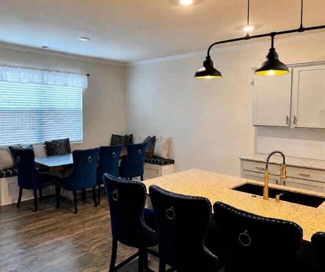 Photo - 183 Durana Way