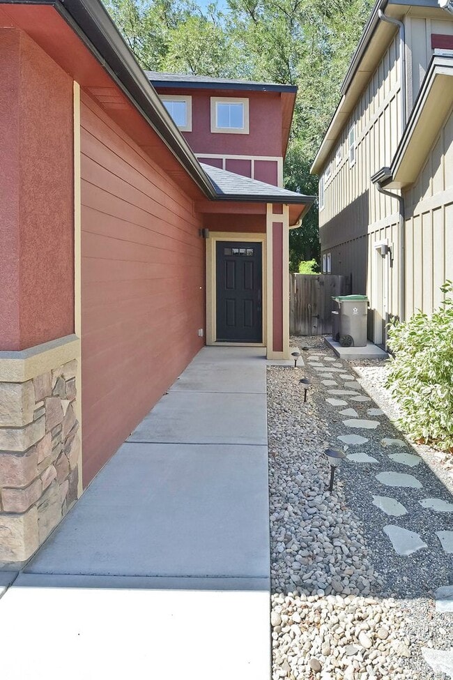 Photo - 3 Bedroom 2.5 Bathroom Home in Southeast Boise