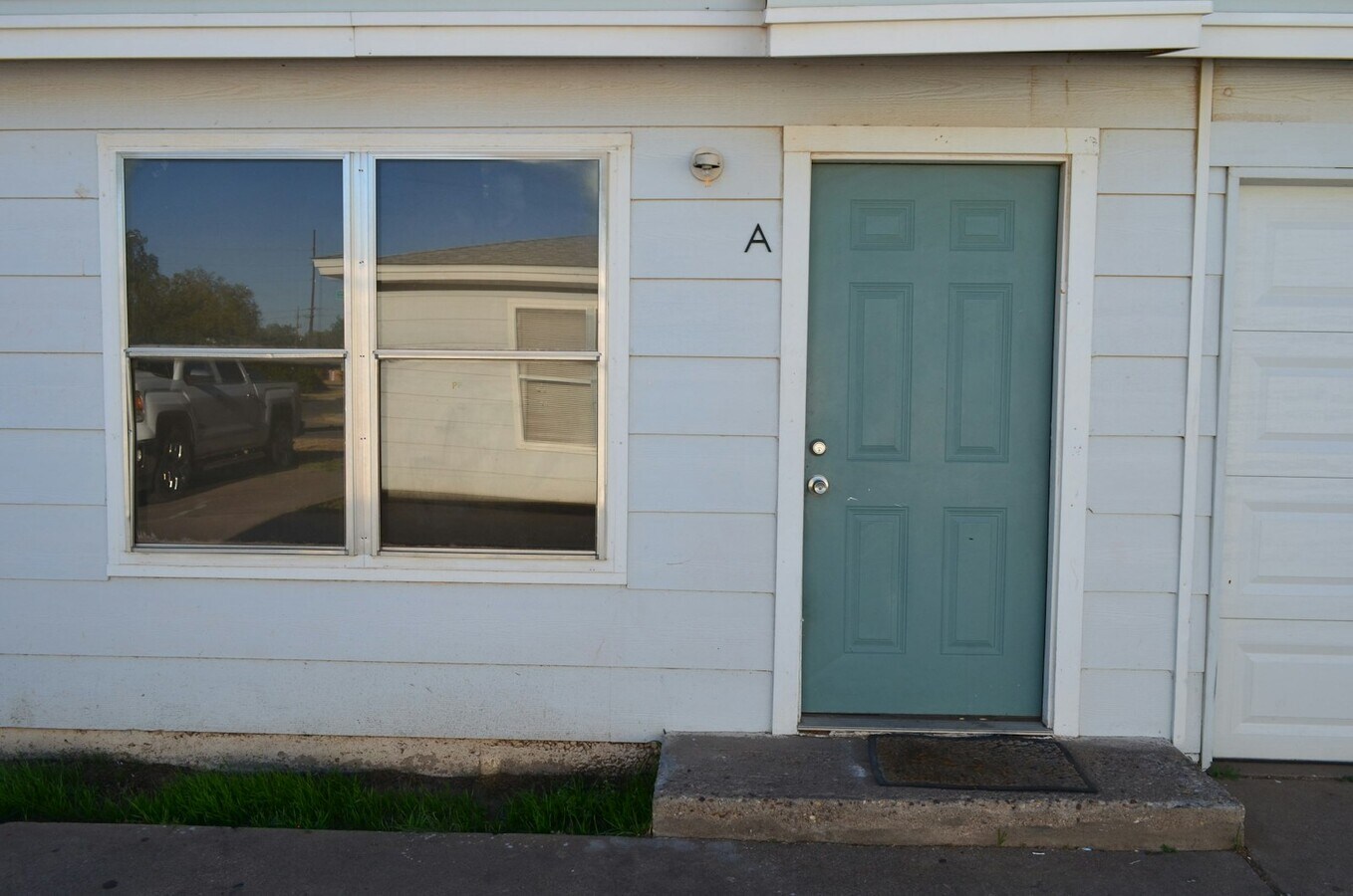 Photo - 5604 Brownfield Dr