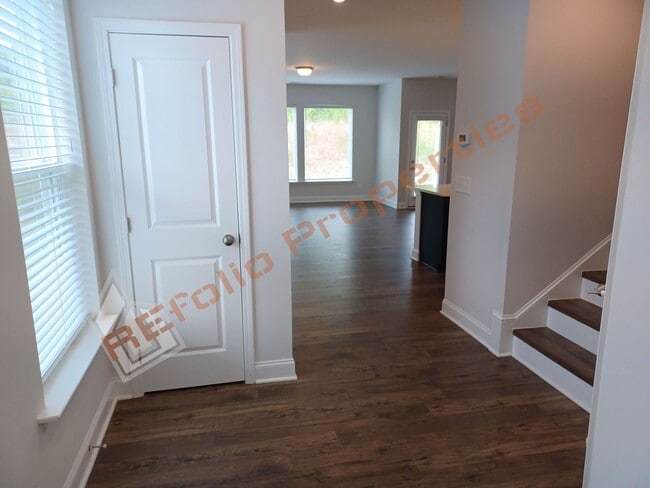 Photo - 238 Deardom Wy