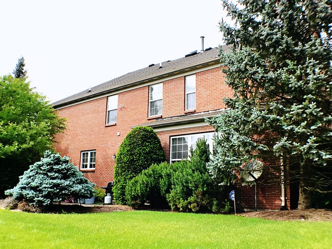 Outside look-Back-2019 - 1522 Heritage Lake Dr