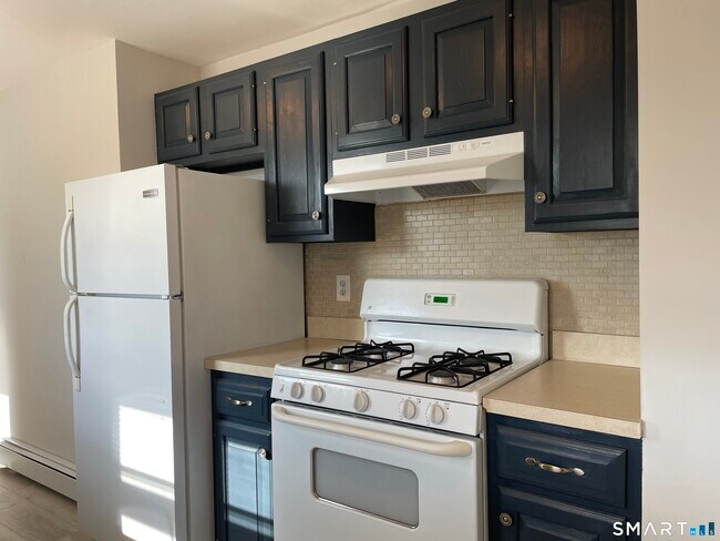 Photo - 247 East Ave Unit 2