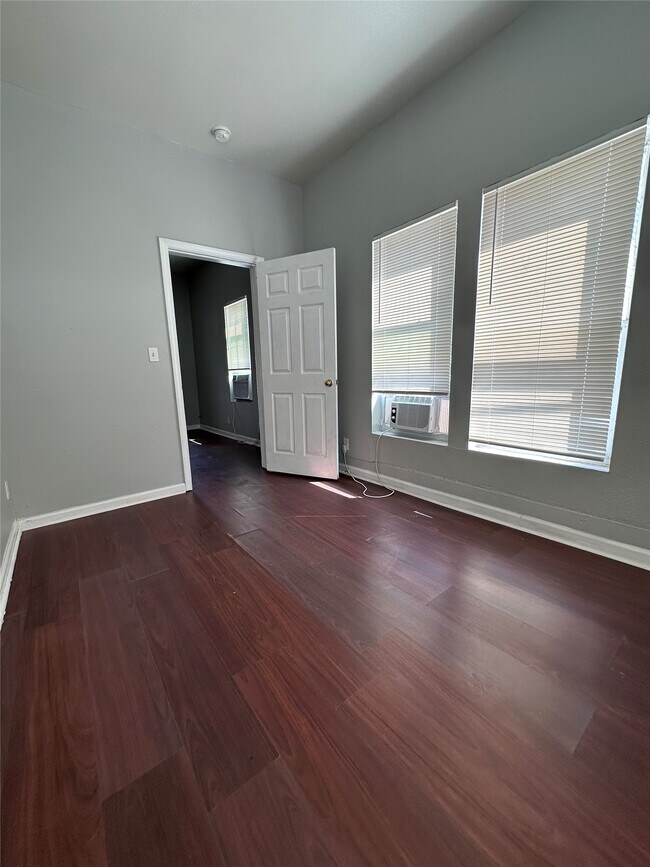 Photo - 910 37th St Unidad 4