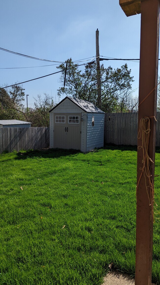 Photo - 1711 Reetz Rd