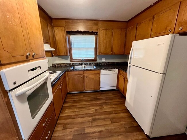 Photo - Spacious 4 Bed, 2 Bath Home on Large Corne...