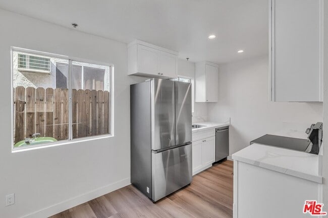 Photo - 6616 Sylmar Ave Unit 3