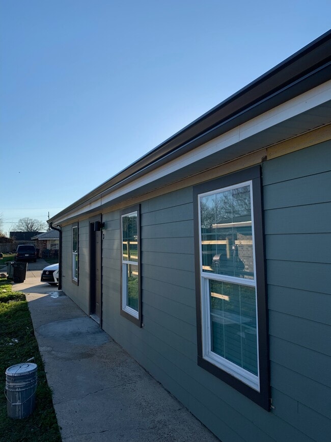 Photo - 3605 Thomas Dr