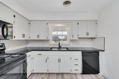 Photo - 725 W Brock St