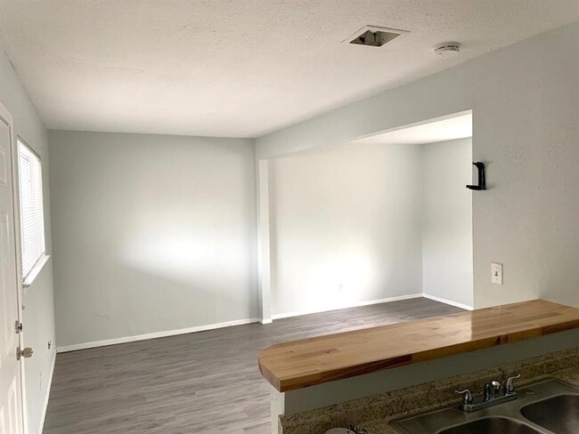 Photo - 2609 E Cesar Chavez St Unit 204