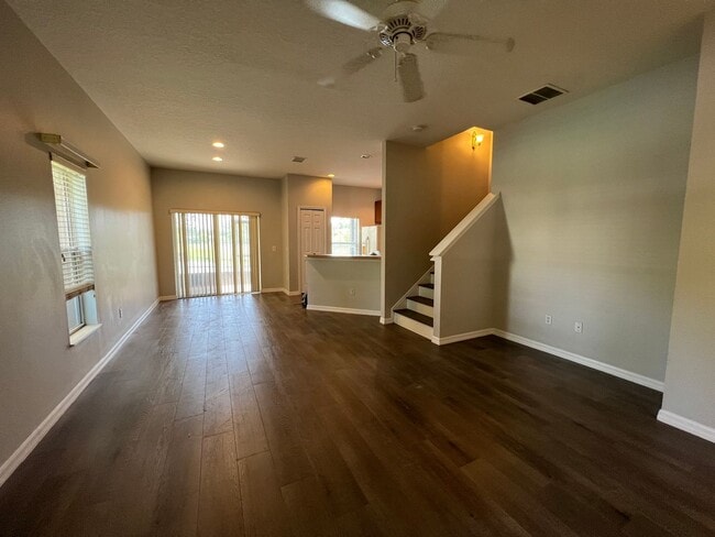 Photo - Great Location, near Maitland and I-4, 3 b...