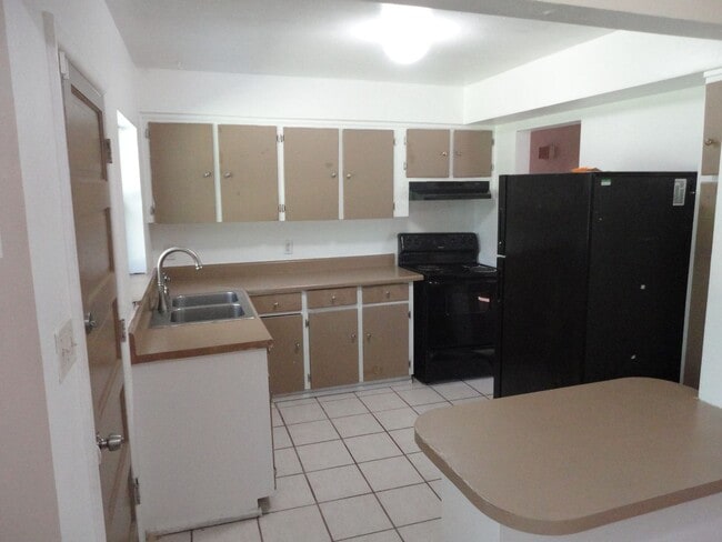 Photo - Nice 4 bedroom/2 Bathroom home