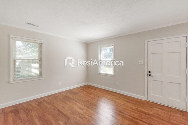 Photo - Newly Renovated off High Point Terrace!