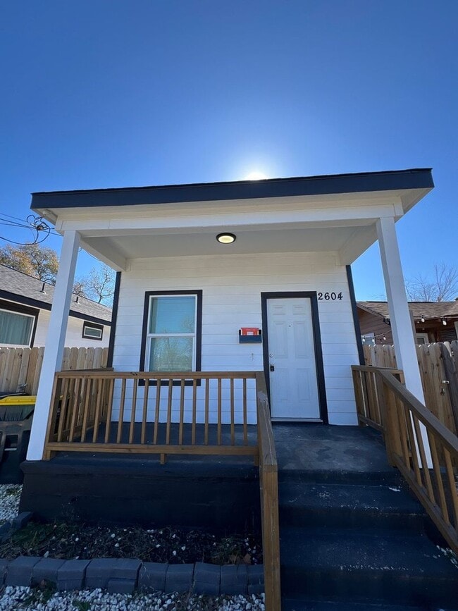 Building Photo - 2604 Mills St Rental