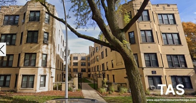 Photo - 3819 N Greenview Ave Unit 3