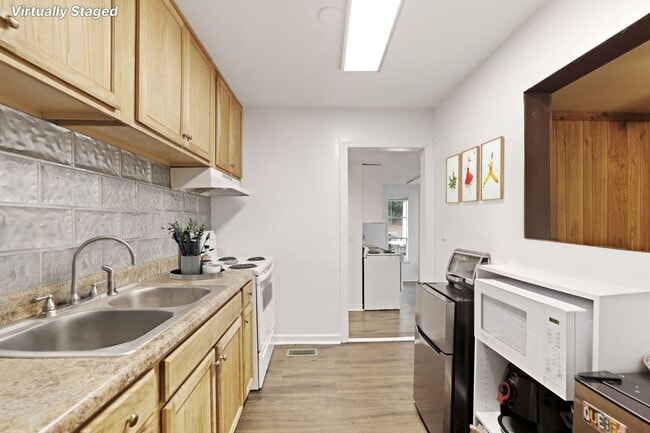 Photo - 200 Edwards St