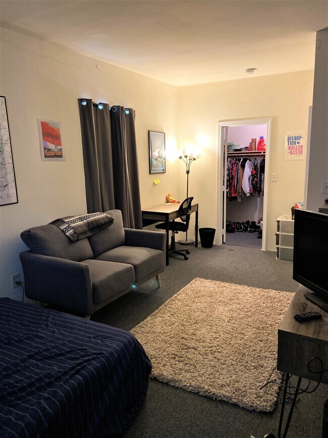 Photo - 742 Columbus Ave Unidad 1