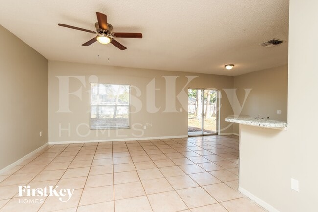 Photo - 1201 Schumann Dr