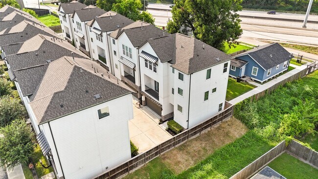 Building Photo - 1222 Upton St