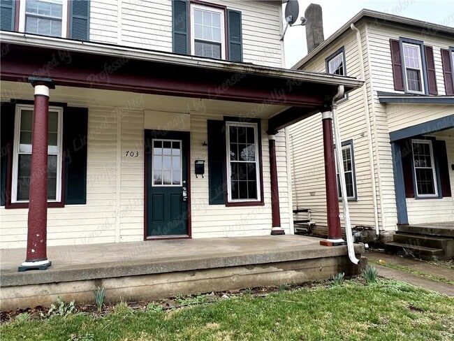 Photo - 703 S Main St