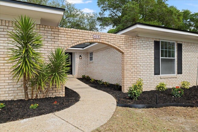 Photo - 403 Cheyenne Cir