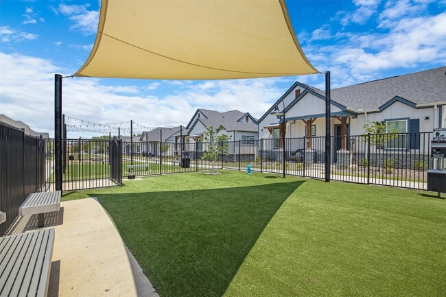 Building Photo - 5521 Wild Acrs