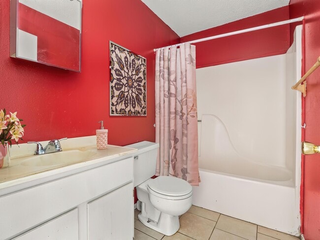 Photo - 1601 University Parkway