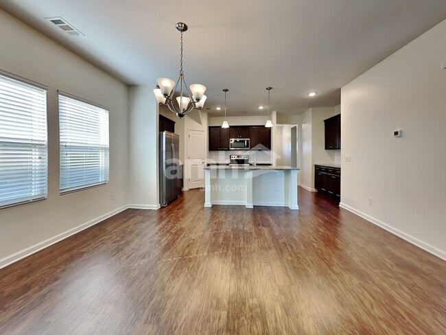 Photo - 321 Crabapple Cir