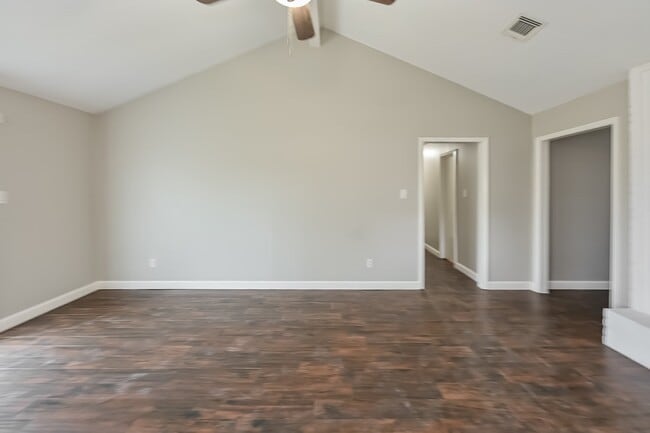 Photo - 11122 Kirwin Ln