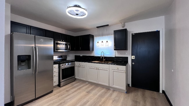 Building Photo - 417 S 13th Ave Rental