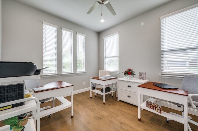 Photo - 9767 Maple Hill Ln