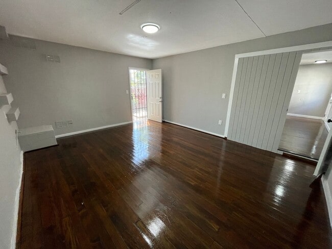 Photo - 3018-3020 Maple Ave Unit 3020