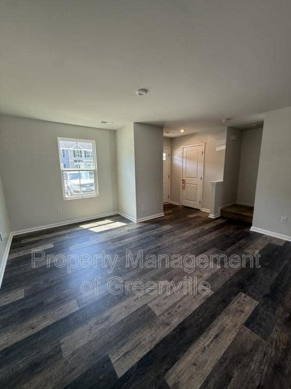 Photo - 103 Fernside Ct