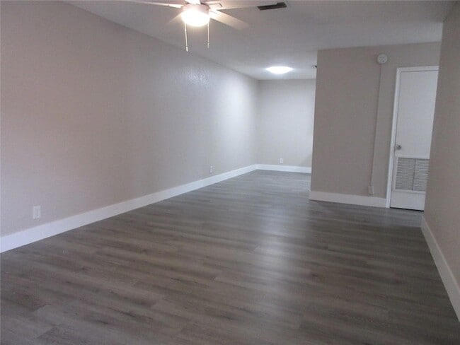 Photo - 8601 NW 35th St Unidad 5